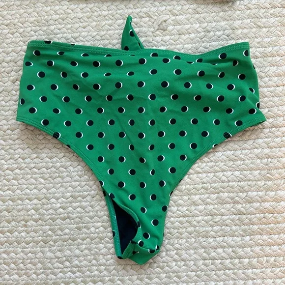 Devon Windsor Swimsuit Set - Picture 2 of 7